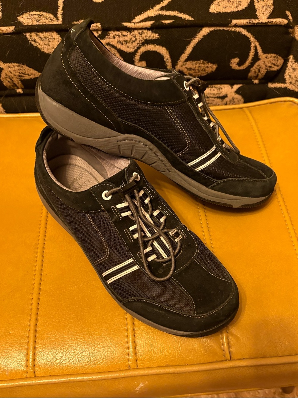 Black Casual Toggle Sneakers
